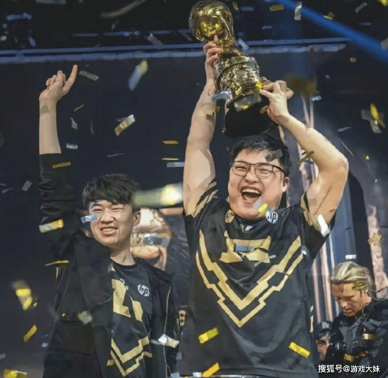 Uzi赛事官方发布败北新规，篮网争议不断！